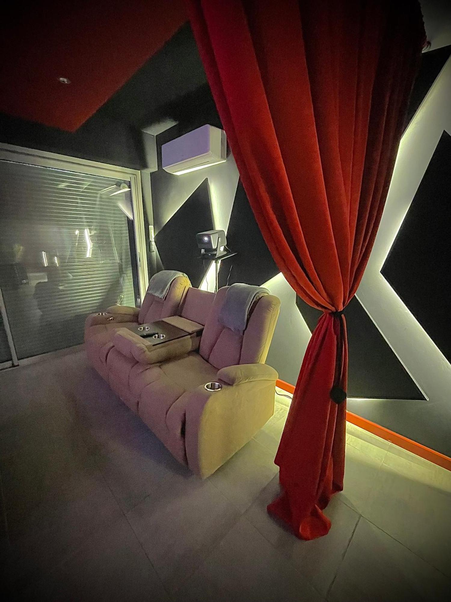 L Unique Cinema Room Grenoble Ngoại thất bức ảnh